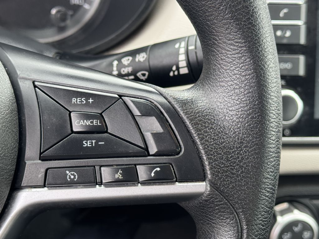 Photo 22 of this NISSAN VERSA