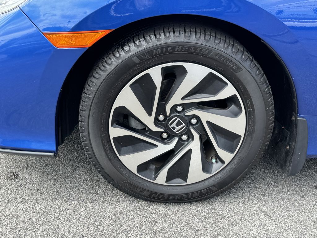 Photo 10 of this HONDA CIVIC