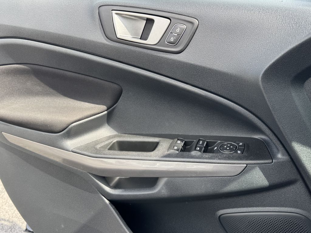 Photo 14 of this FORD ECOSPORT