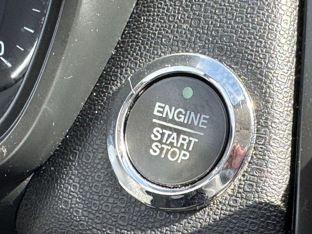 Photo 17 of this FORD ECOSPORT