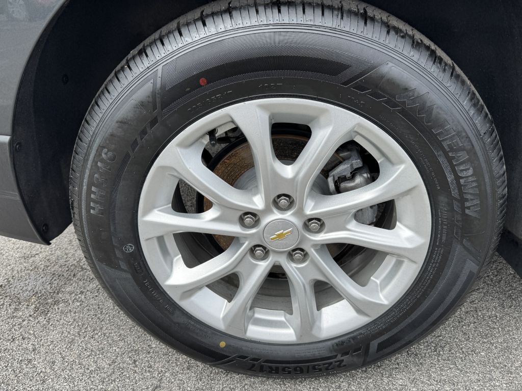 Photo 10 of this CHEVROLET EQUINOX