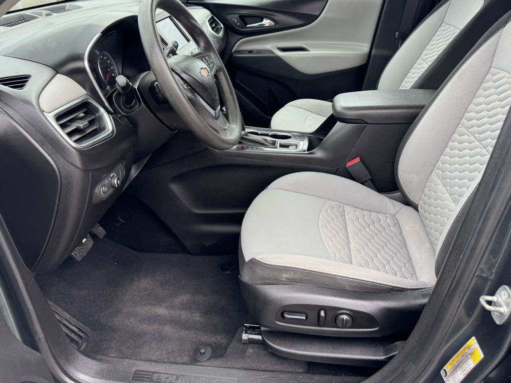 Photo 13 of this CHEVROLET EQUINOX
