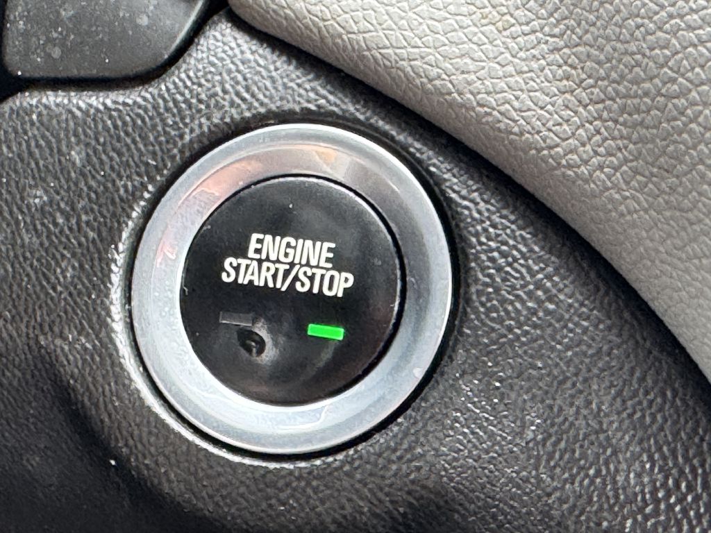Photo 17 of this CHEVROLET EQUINOX