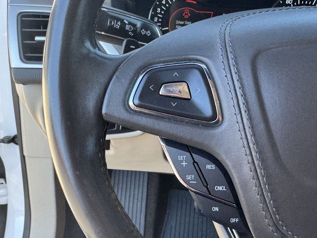 Photo 14 of this LINCOLN MKZ