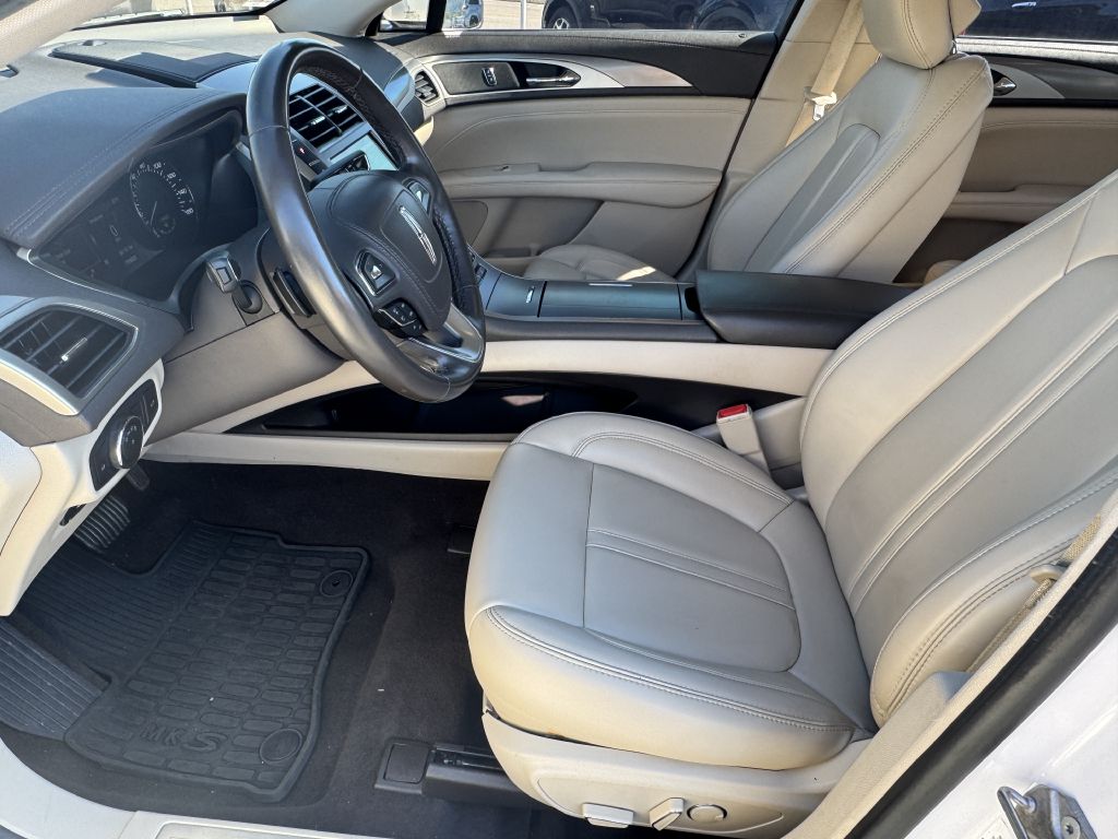 Photo 16 of this LINCOLN MKZ