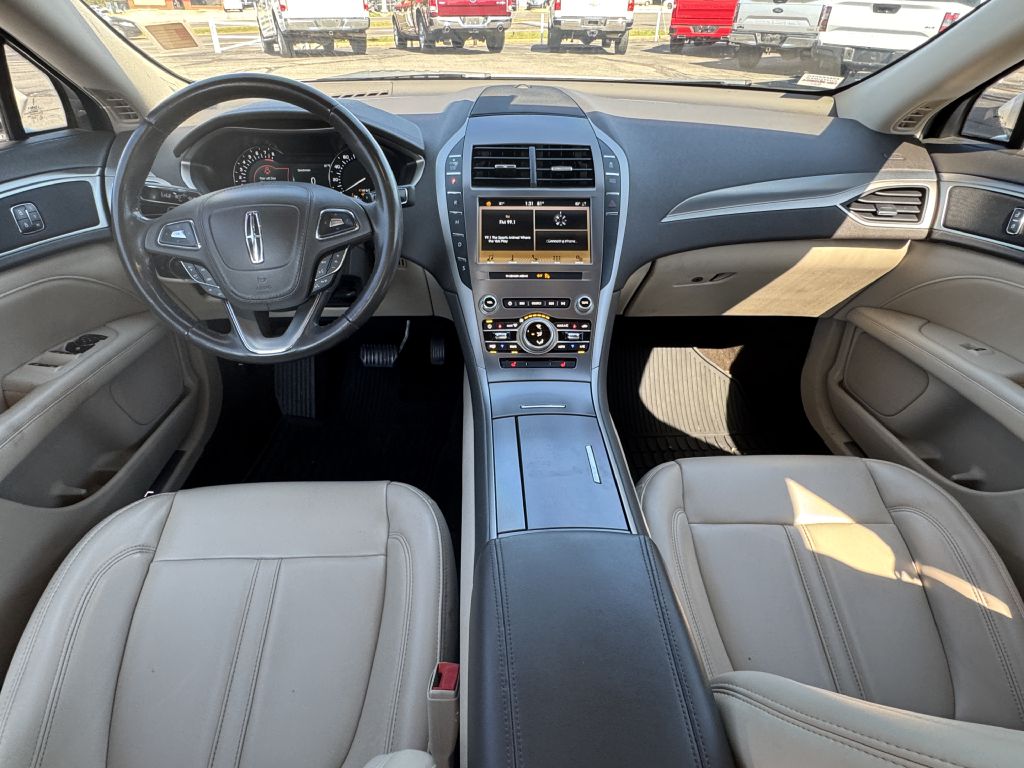 Photo 18 of this LINCOLN MKZ