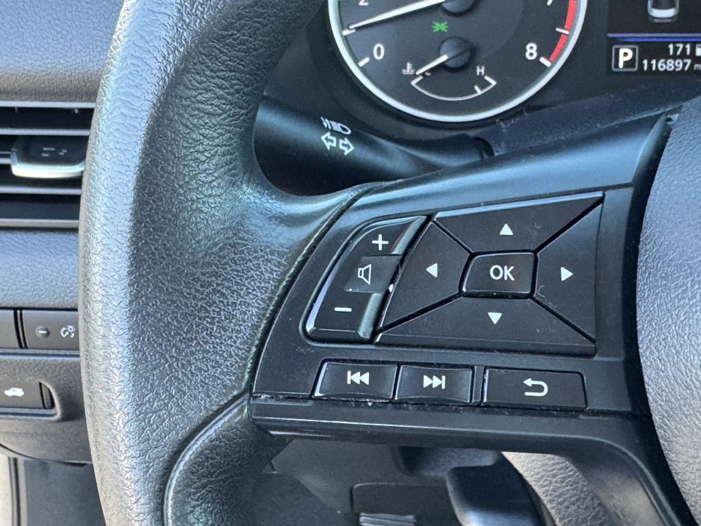 Photo 13 of this NISSAN SENTRA