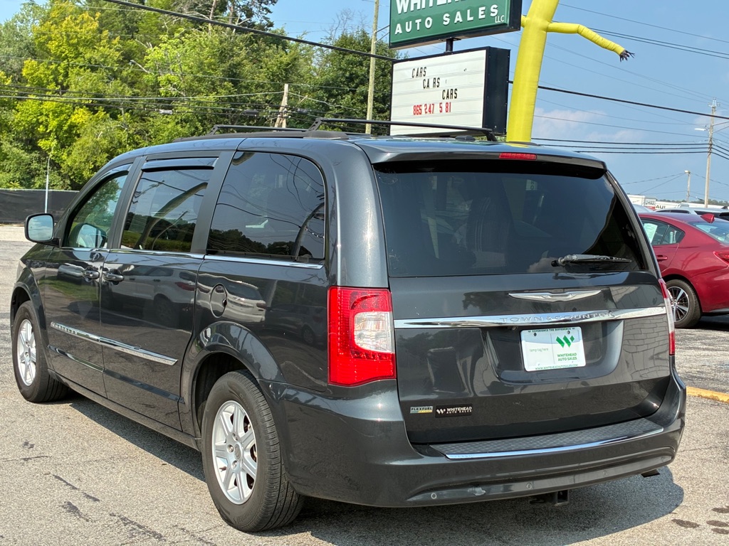 2011 Chrysler Town & Country #3