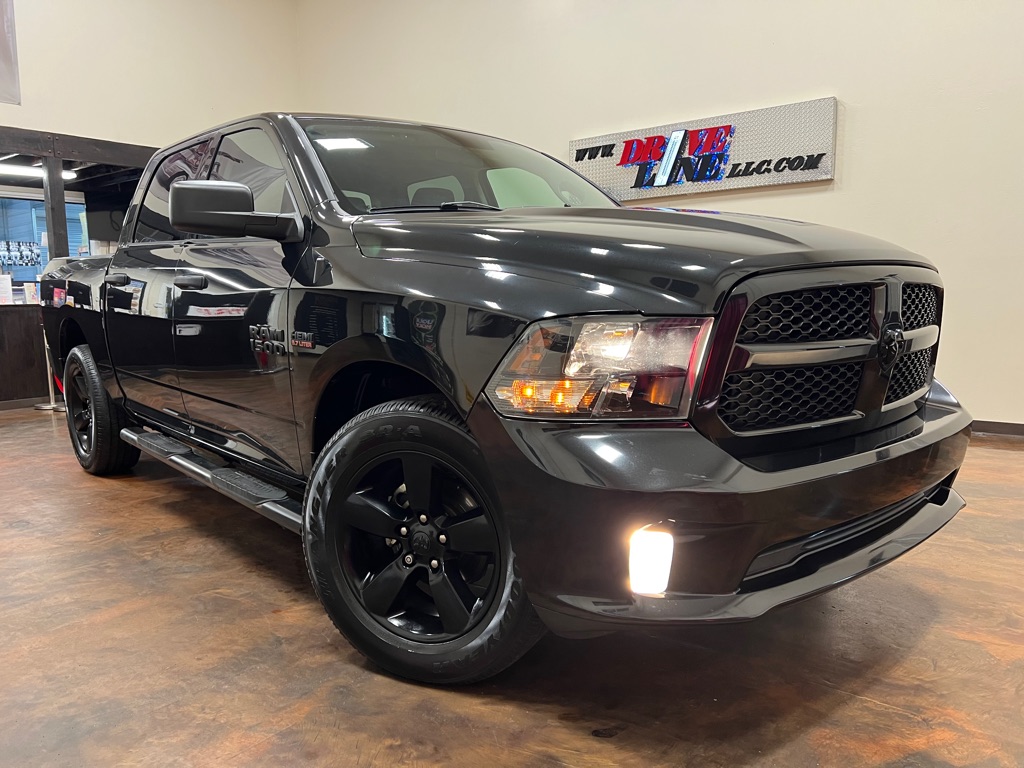 2018 RAM 1500 Express Crew Cab RWD