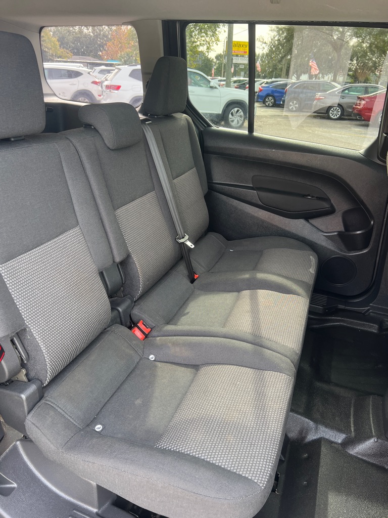Photo 9 of this FORD TRANSIT CONNECT