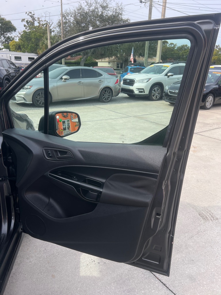 Photo 6 of this FORD TRANSIT CONNECT