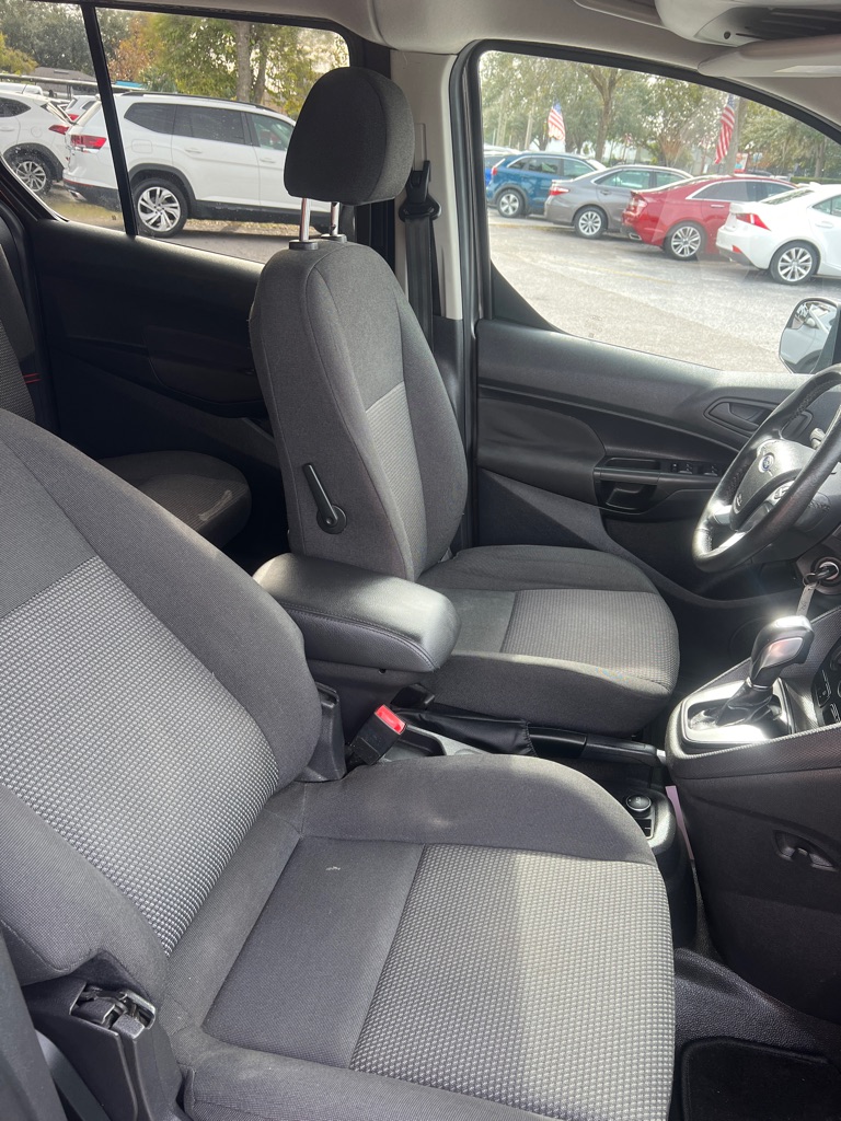Photo 7 of this FORD TRANSIT CONNECT