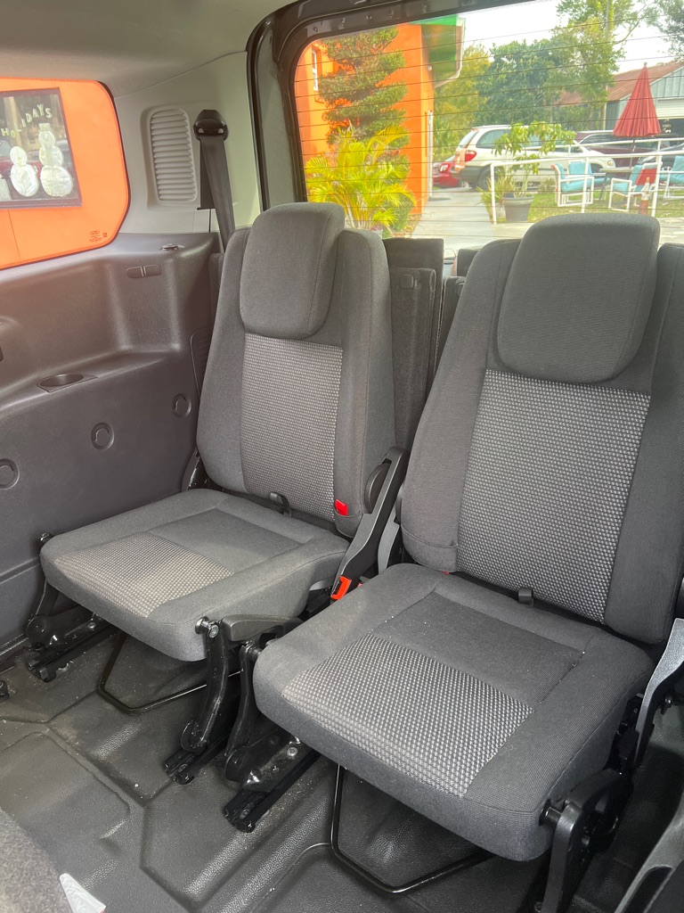 Photo 22 of this FORD TRANSIT CONNECT