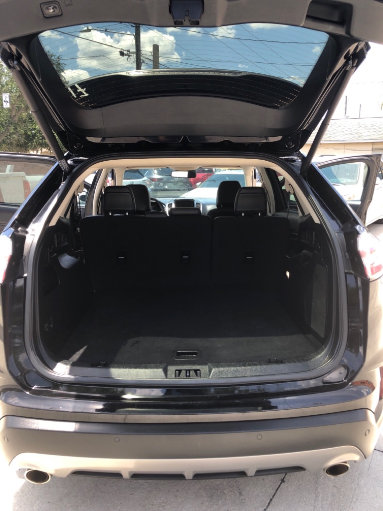 Photo 15 of this FORD EDGE
