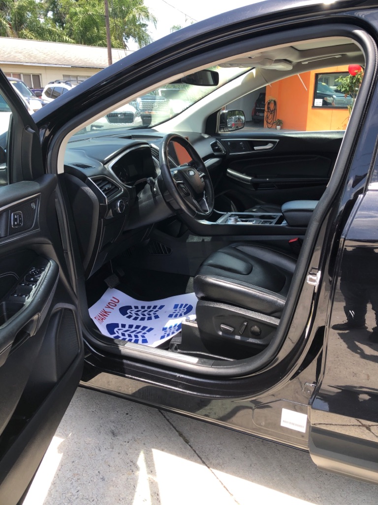 Photo 9 of this FORD EDGE