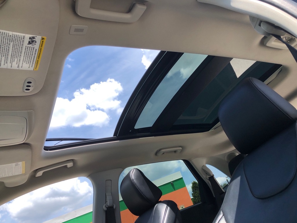 Photo 19 of this FORD EDGE