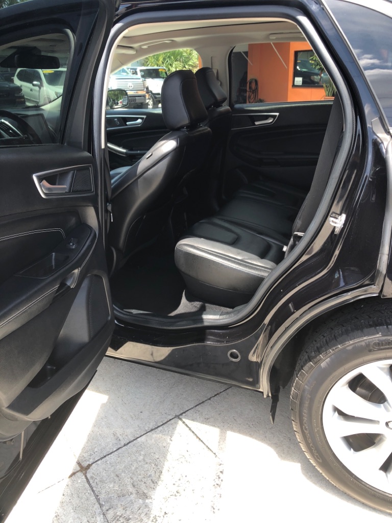 Photo 11 of this FORD EDGE