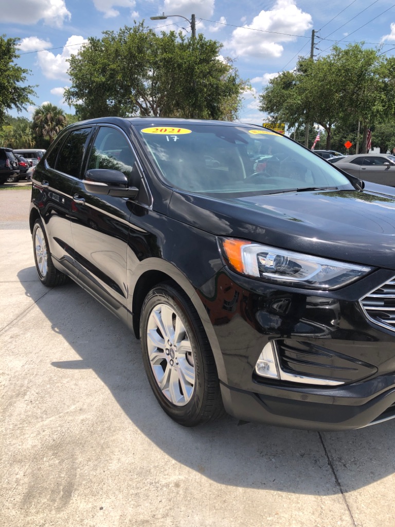 Photo 8 of this FORD EDGE