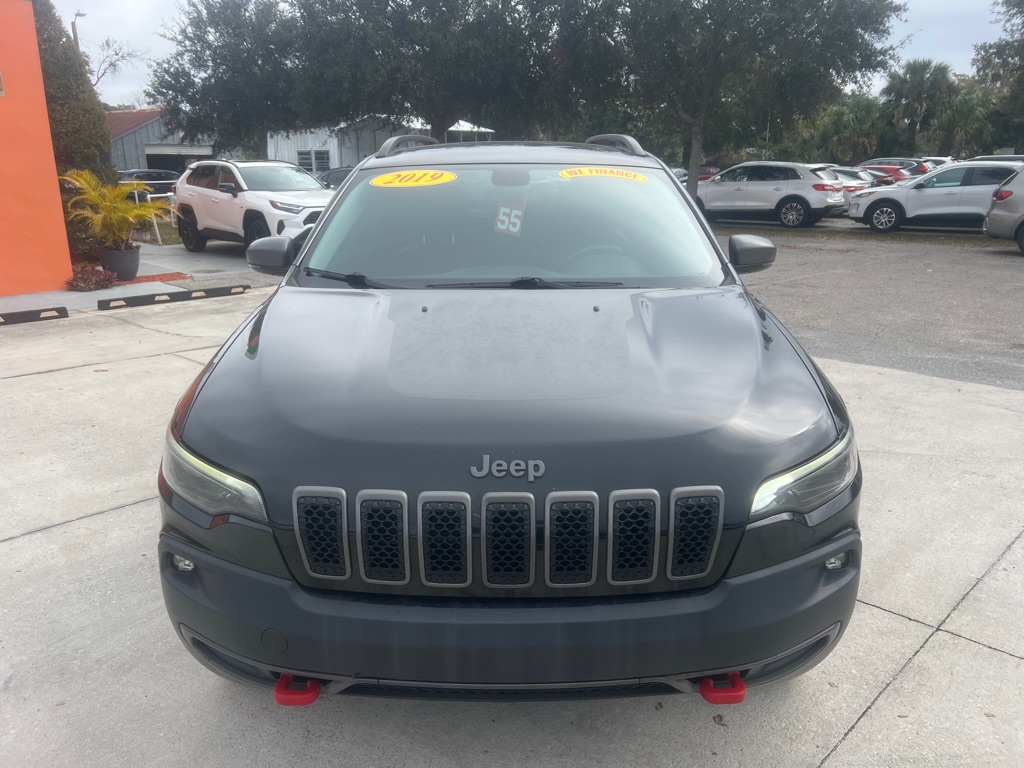 Photo 2 of this JEEP CHEROKEE