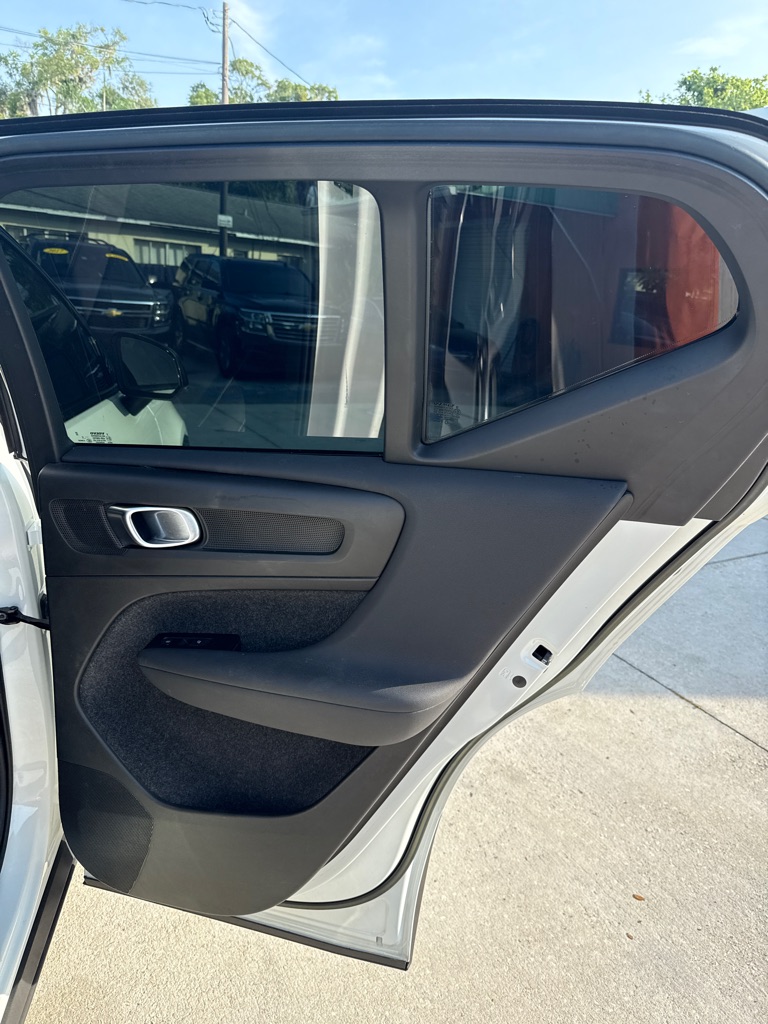 Photo 9 of this VOLVO XC40