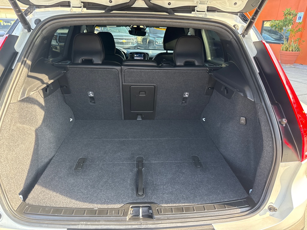 Photo 17 of this VOLVO XC40