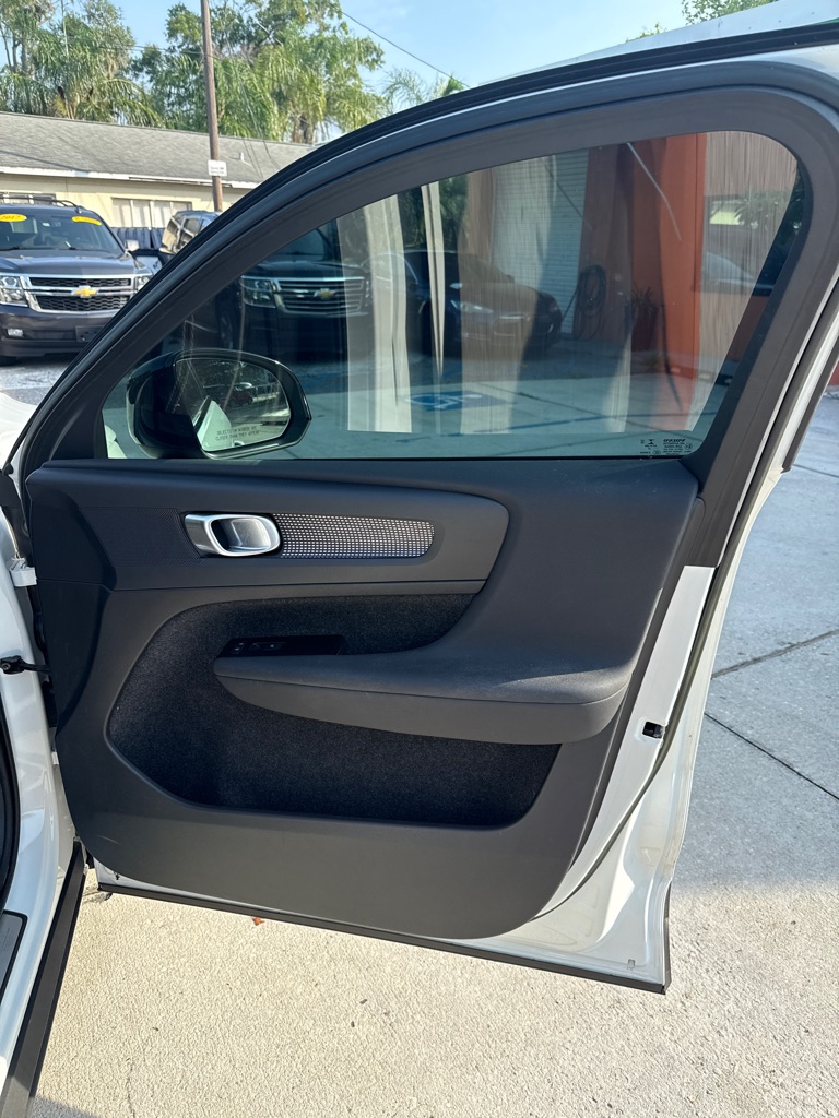 Photo 6 of this VOLVO XC40