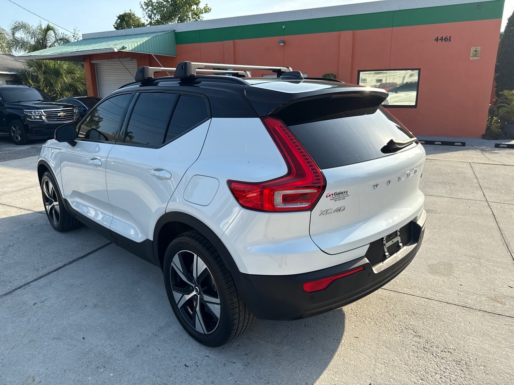 Photo 19 of this VOLVO XC40