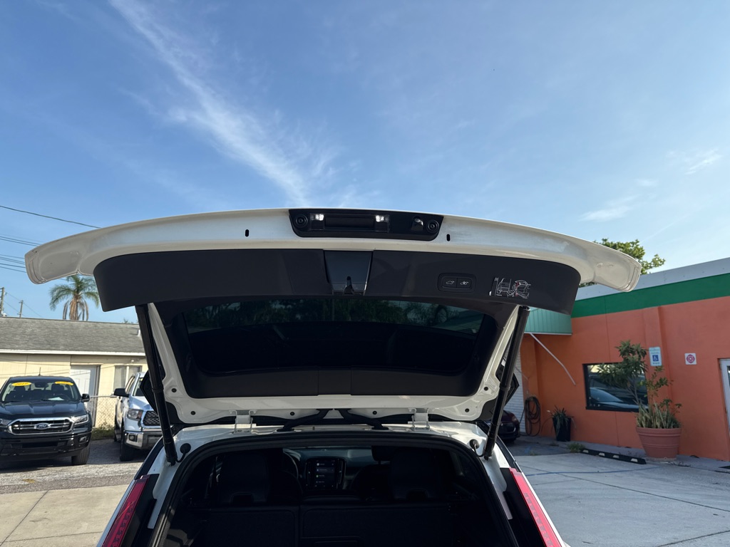Photo 18 of this VOLVO XC40