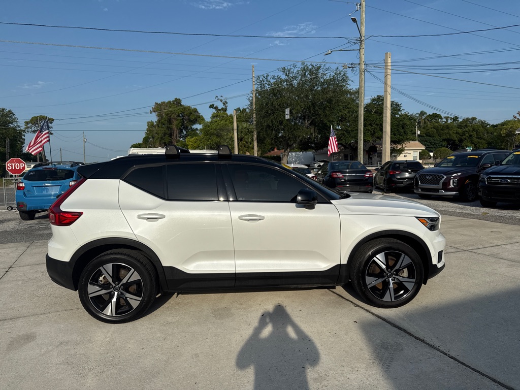 Photo 5 of this VOLVO XC40