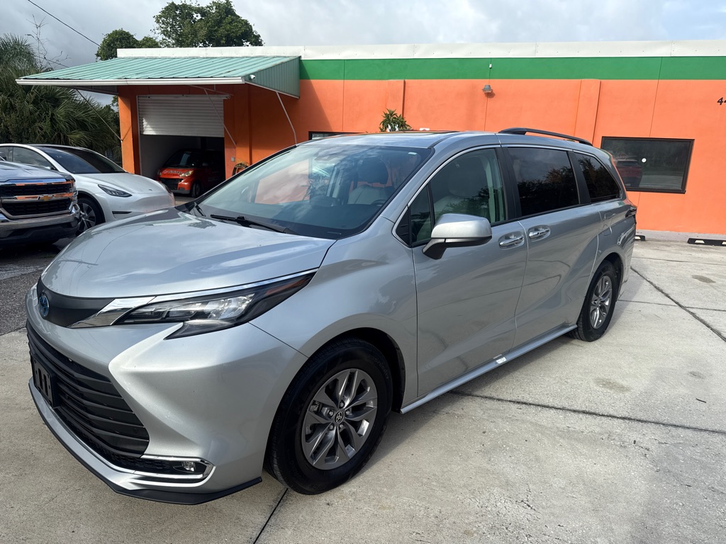 2024 TOYOTA SIENNA