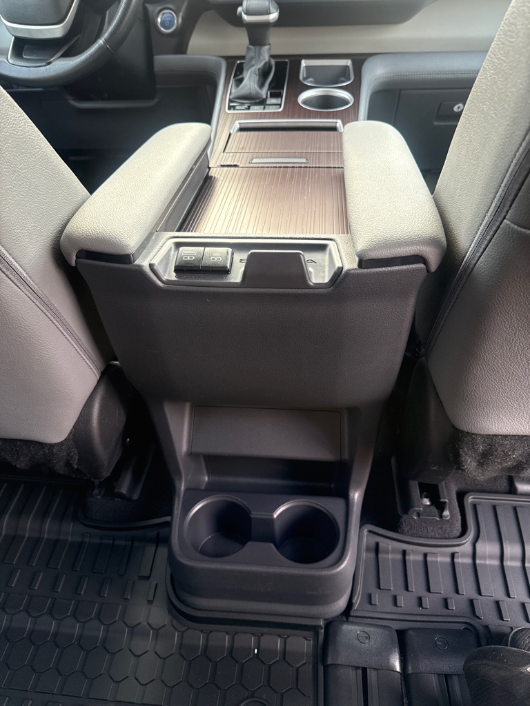Photo 16 of this TOYOTA SIENNA
