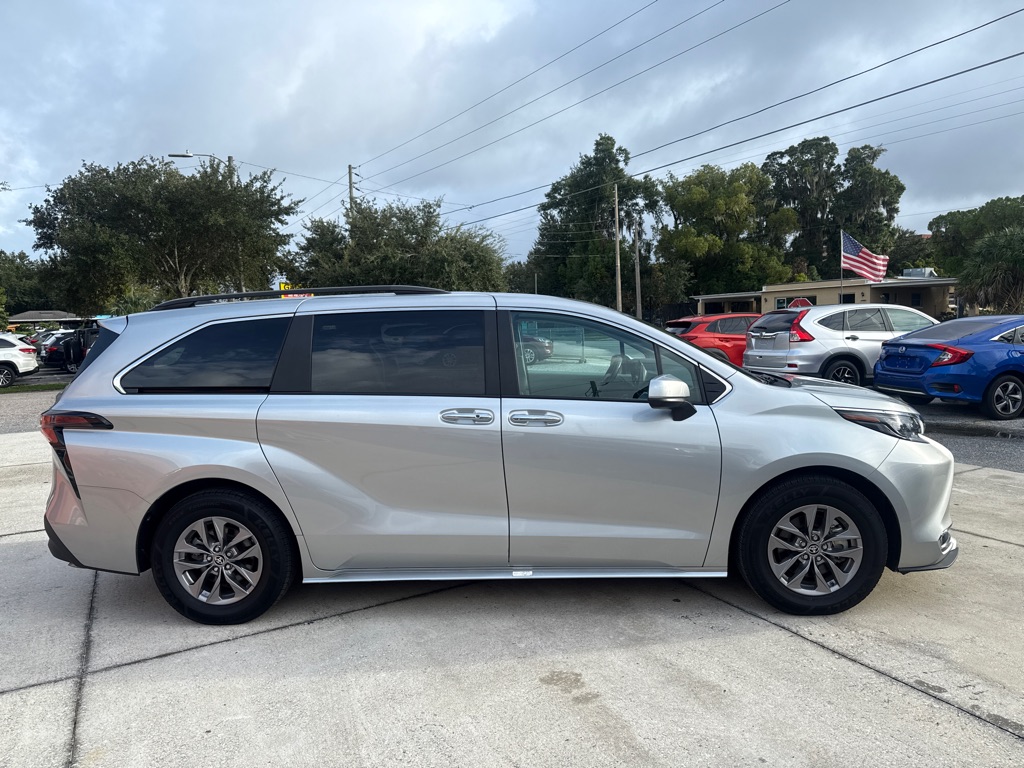 Photo 5 of this TOYOTA SIENNA