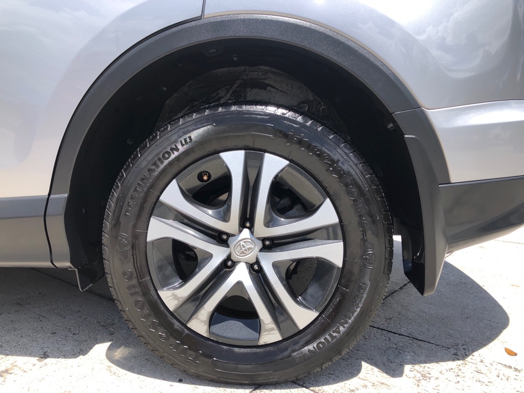 Photo 5 of this TOYOTA RAV4