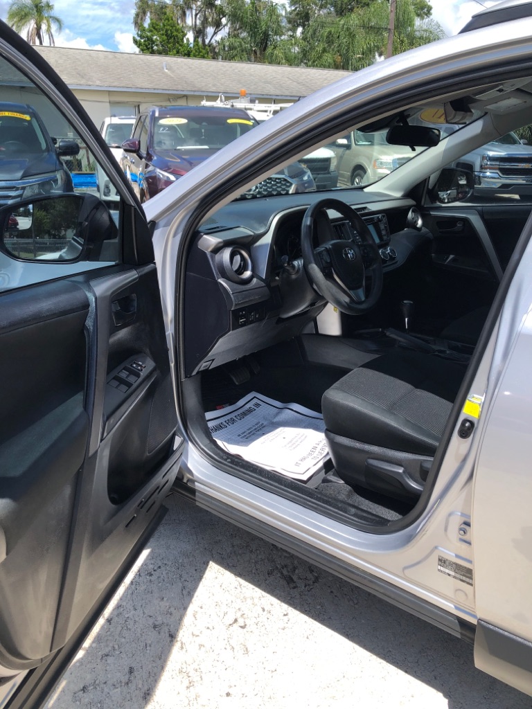 Photo 6 of this TOYOTA RAV4
