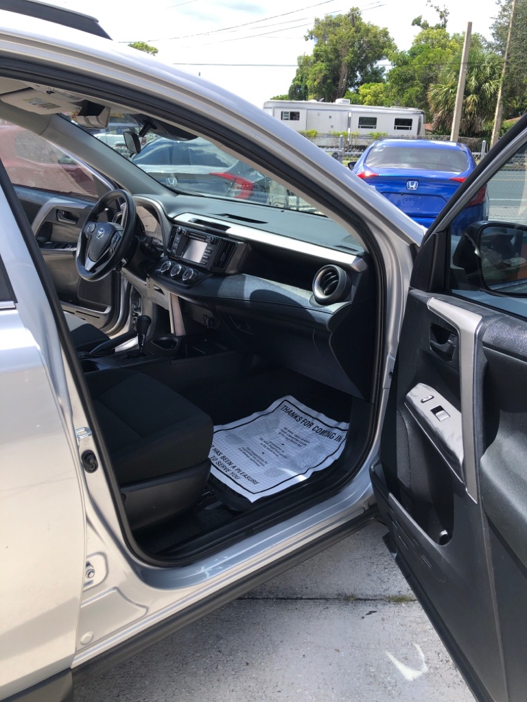 Photo 9 of this TOYOTA RAV4