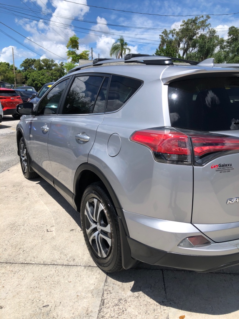 Photo 17 of this TOYOTA RAV4