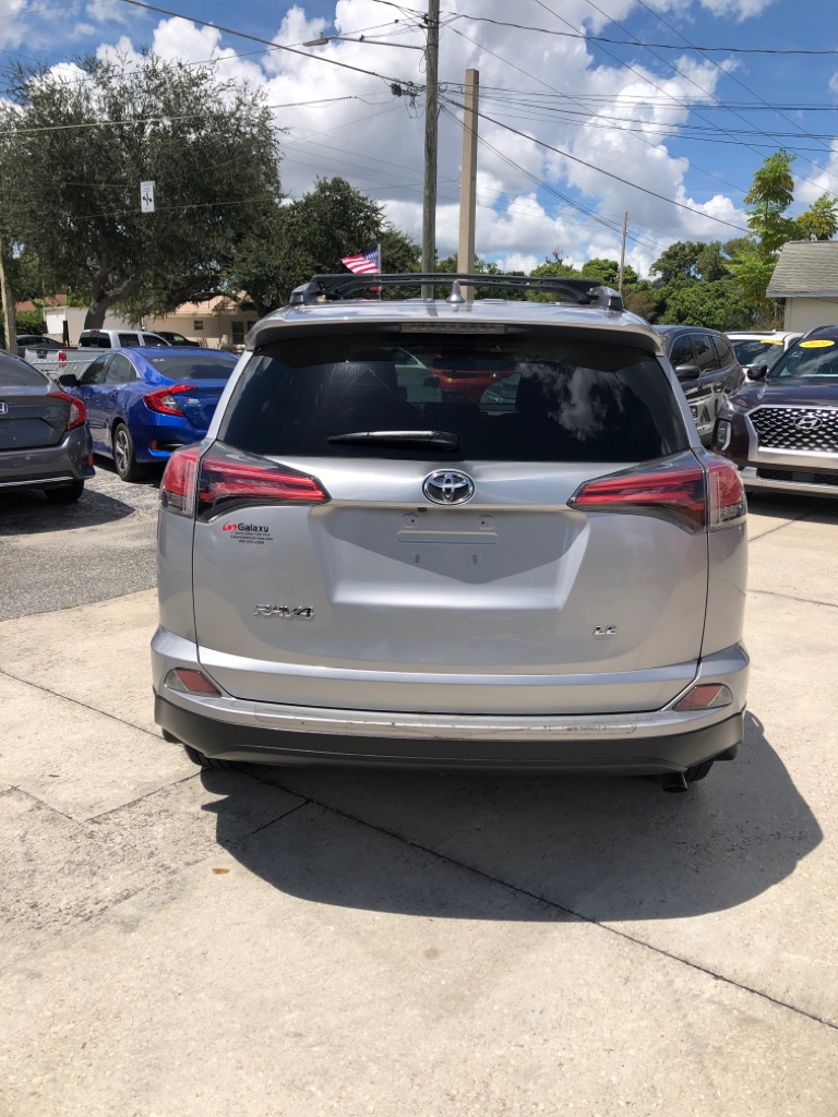 Photo 4 of this TOYOTA RAV4