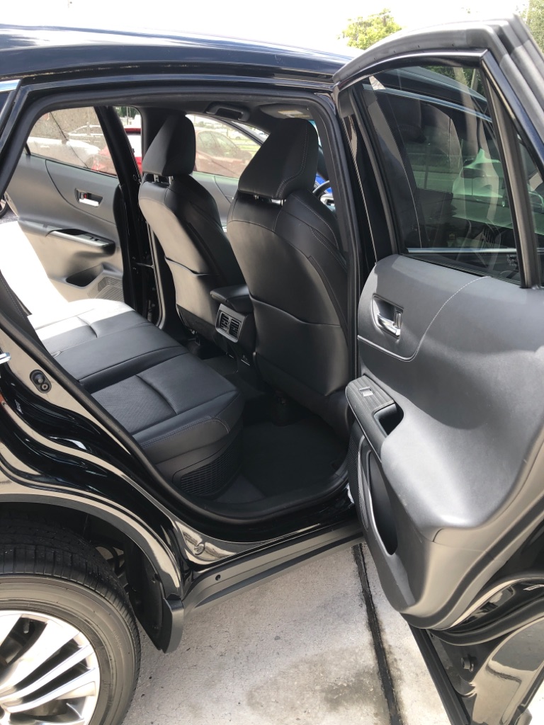 Photo 9 of this TOYOTA VENZA