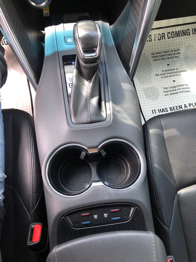 Photo 17 of this TOYOTA VENZA