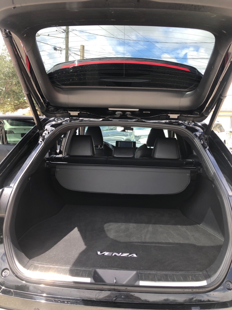 Photo 8 of this TOYOTA VENZA