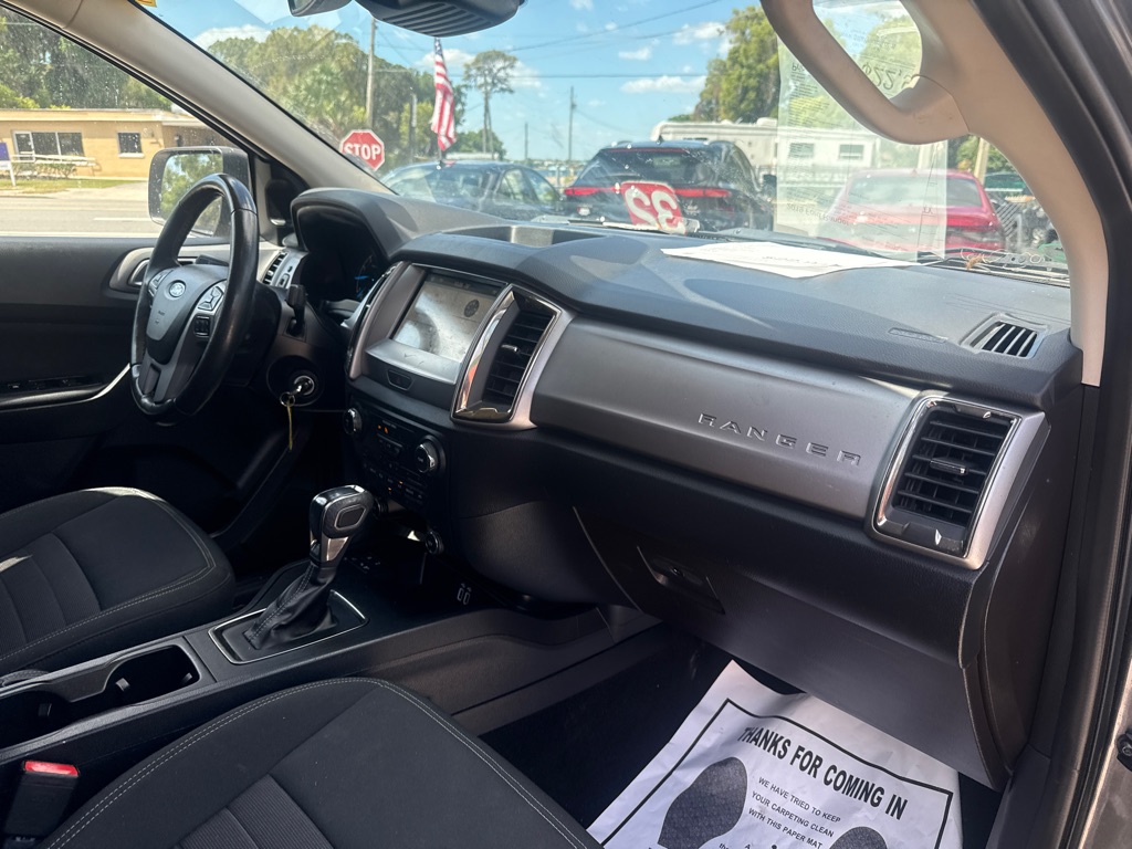 Photo 8 of this FORD RANGER