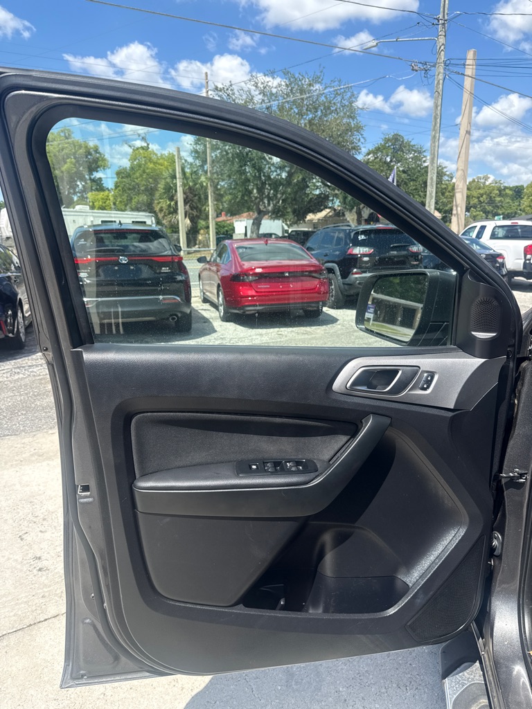 Photo 23 of this FORD RANGER