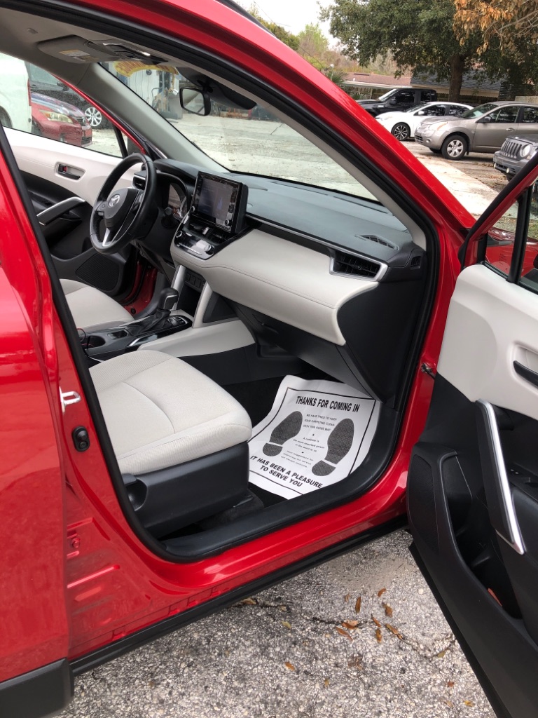 Photo 10 of this TOYOTA COROLLA CROSS