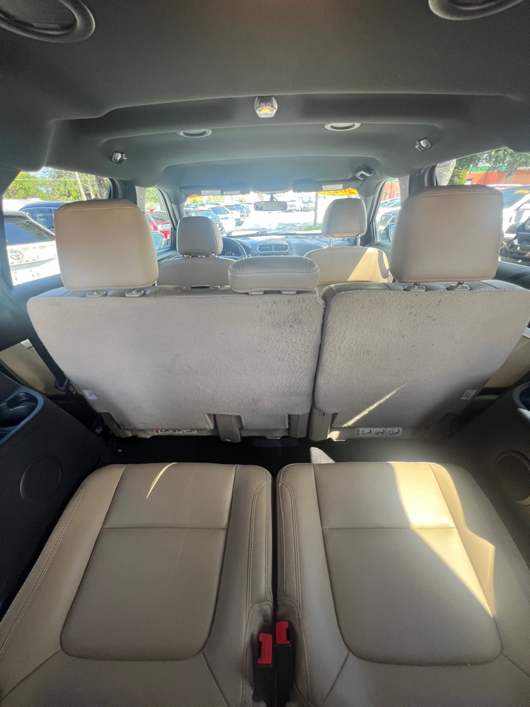 Photo 10 of this FORD EXPLORER