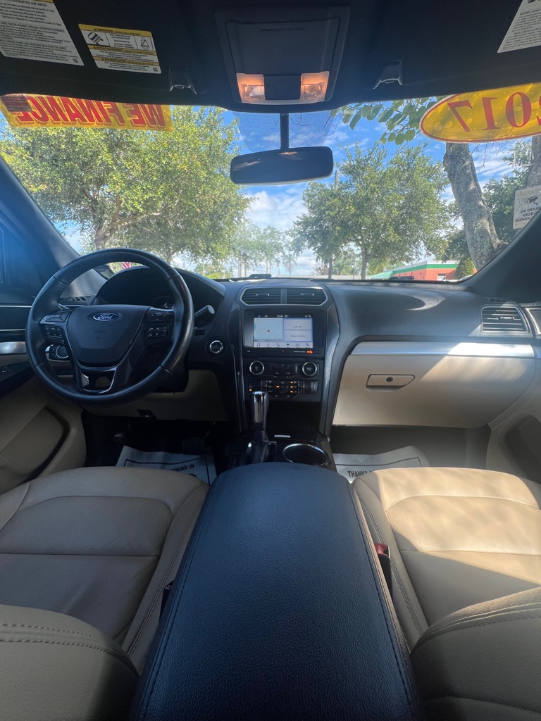 Photo 22 of this FORD EXPLORER