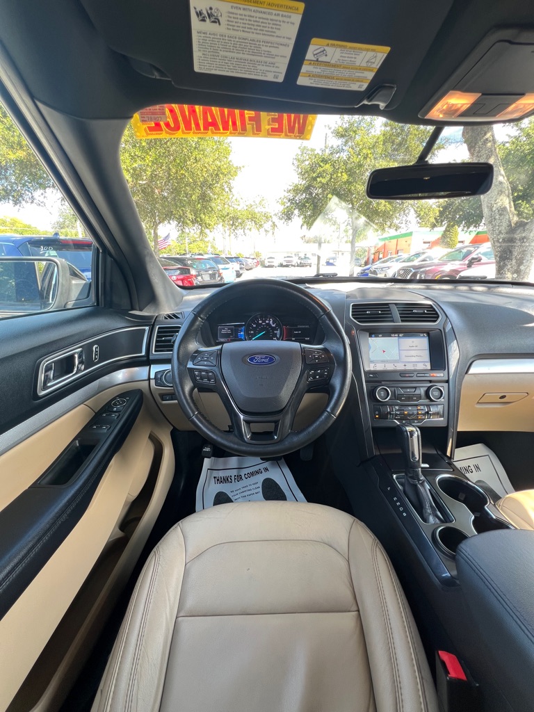 Photo 42 of this FORD EXPLORER