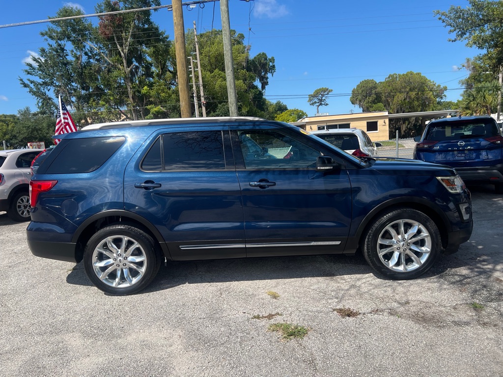 Photo 30 of this FORD EXPLORER