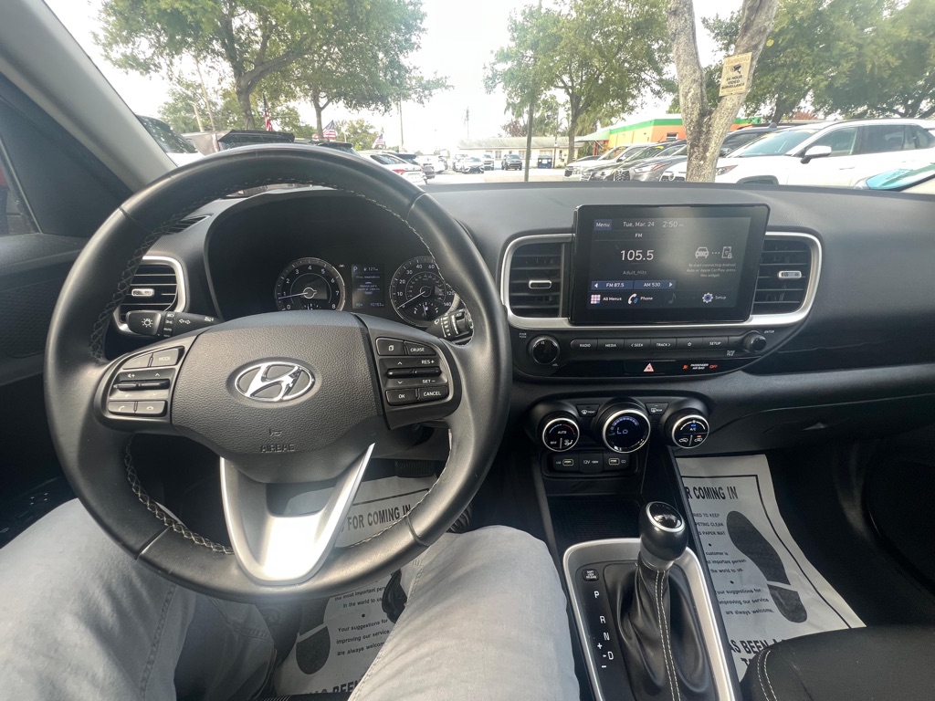 Photo 18 of this HYUNDAI VENUE
