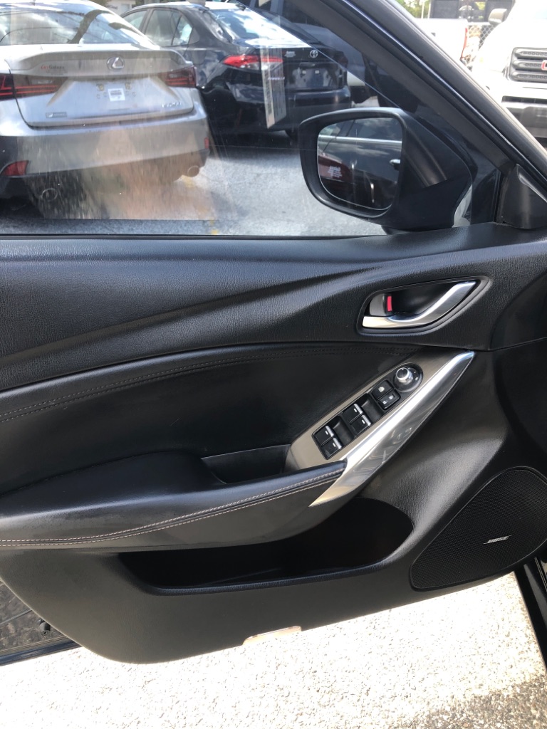 Photo 17 of this MAZDA 6