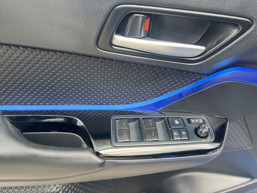 Photo 30 of this TOYOTA C-HR